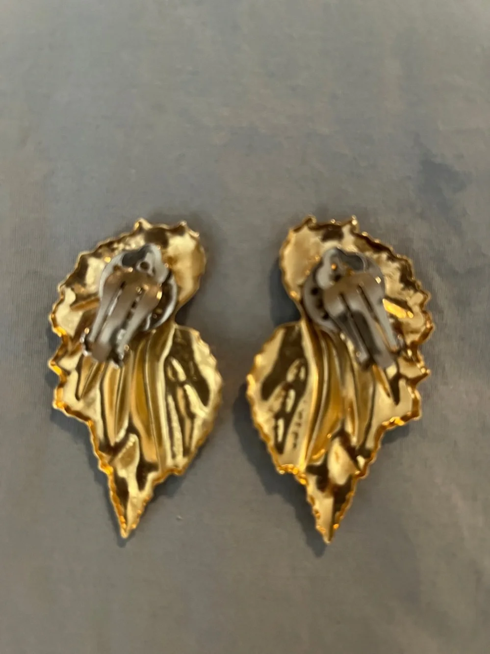 Vintage Pink Floral Wing Clip-On Earrings - Unbranded - Picture 3 of 3